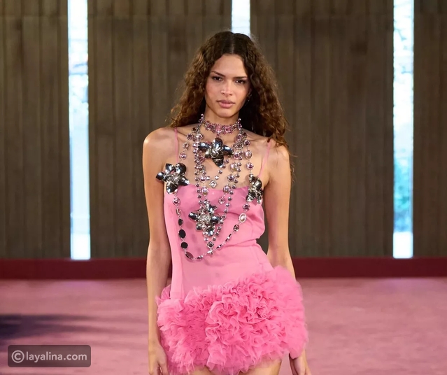 جموعة Blumarine ربيع وصيف 2027: أنوثة السبعينيات بروح عصرية