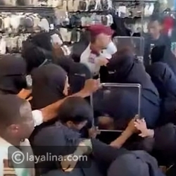 زحام تخفيضات اليوم الوطني يسبب تحطم واجهة متجر بالرياض